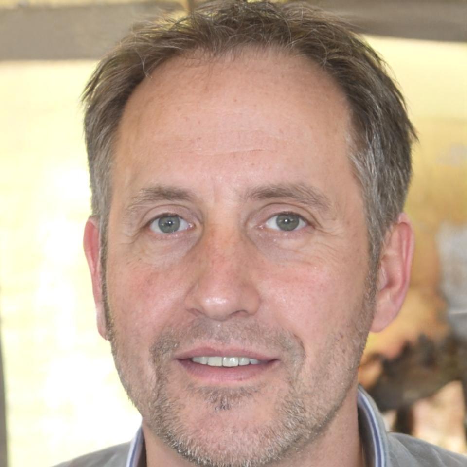 Docente Luca Esposito